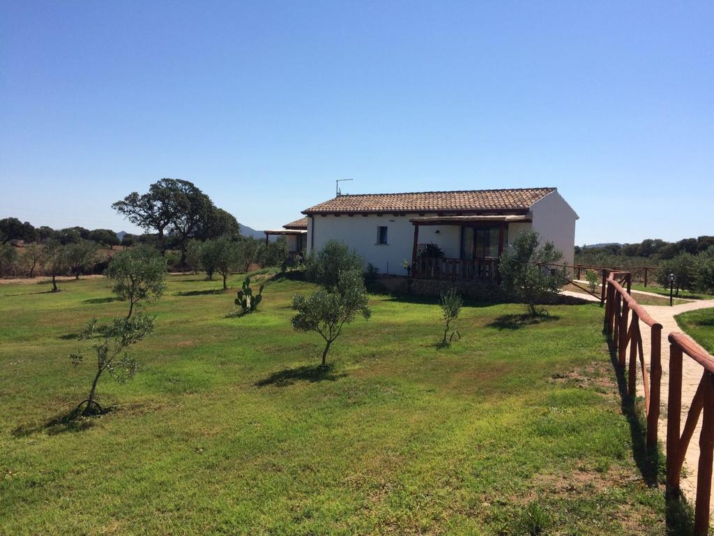 Villa Agriturismo Mieleamaro Olbia Exterior foto